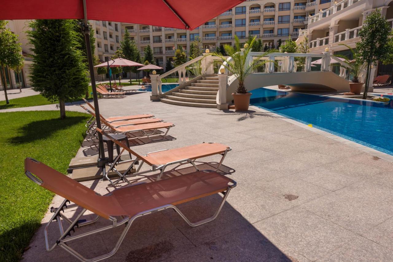 Blue Lagoon Seafront Apartments Varna Exteriör bild
